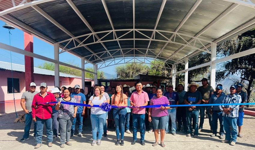 !!ENTREGA DE APOYOS A LA POBLACION!! ADMINISTRACION 2021-2024 C. BRISA VERBER RODRIGUEZ.
